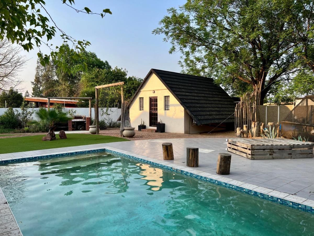 Cosy City Cottage Gaborone Exterior foto