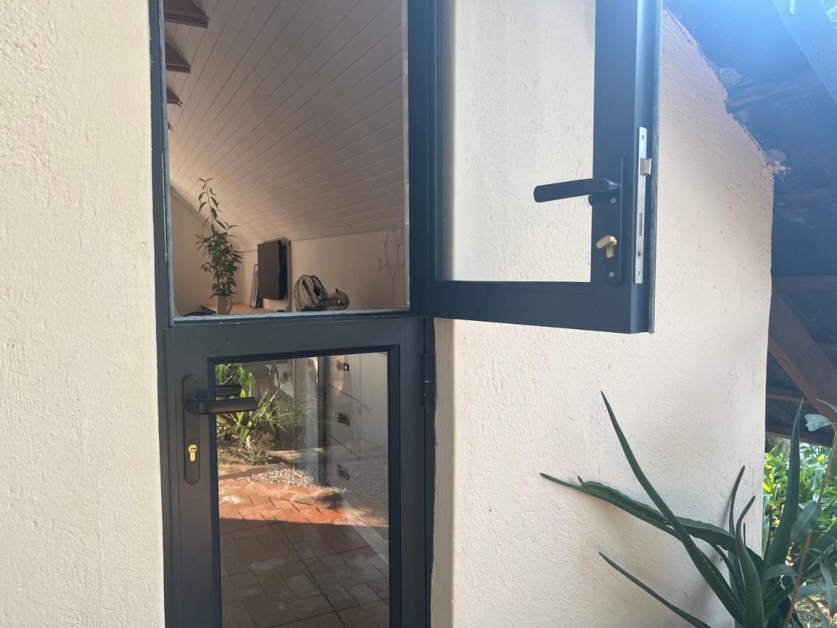 Cosy City Cottage Gaborone Exterior foto