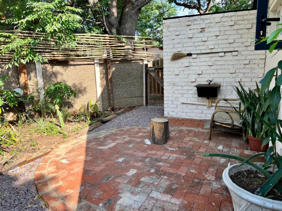 Cosy City Cottage Gaborone Exterior foto