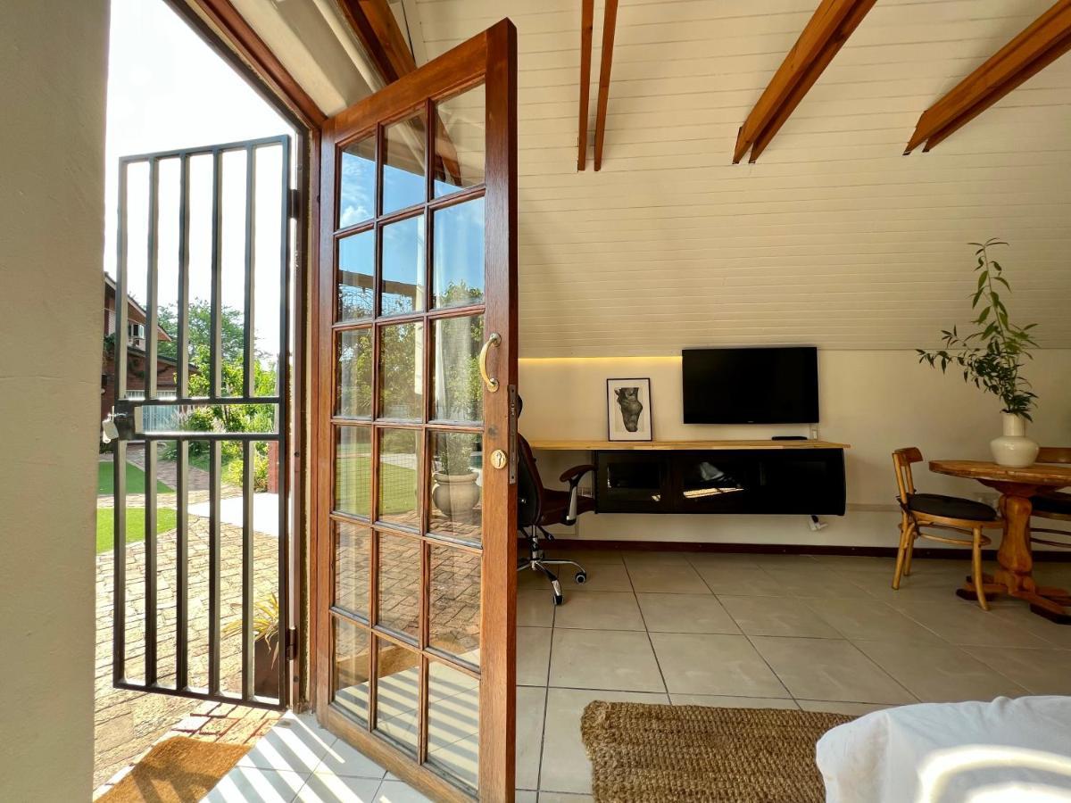 Cosy City Cottage Gaborone Exterior foto